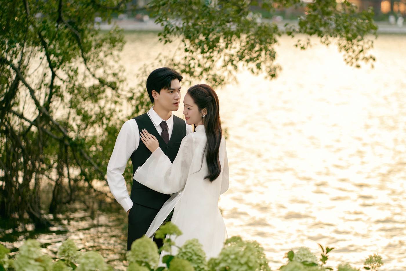 Lily & Linen — áo dài trắng ngoại cảnh — Duy Max Studio, trang 8