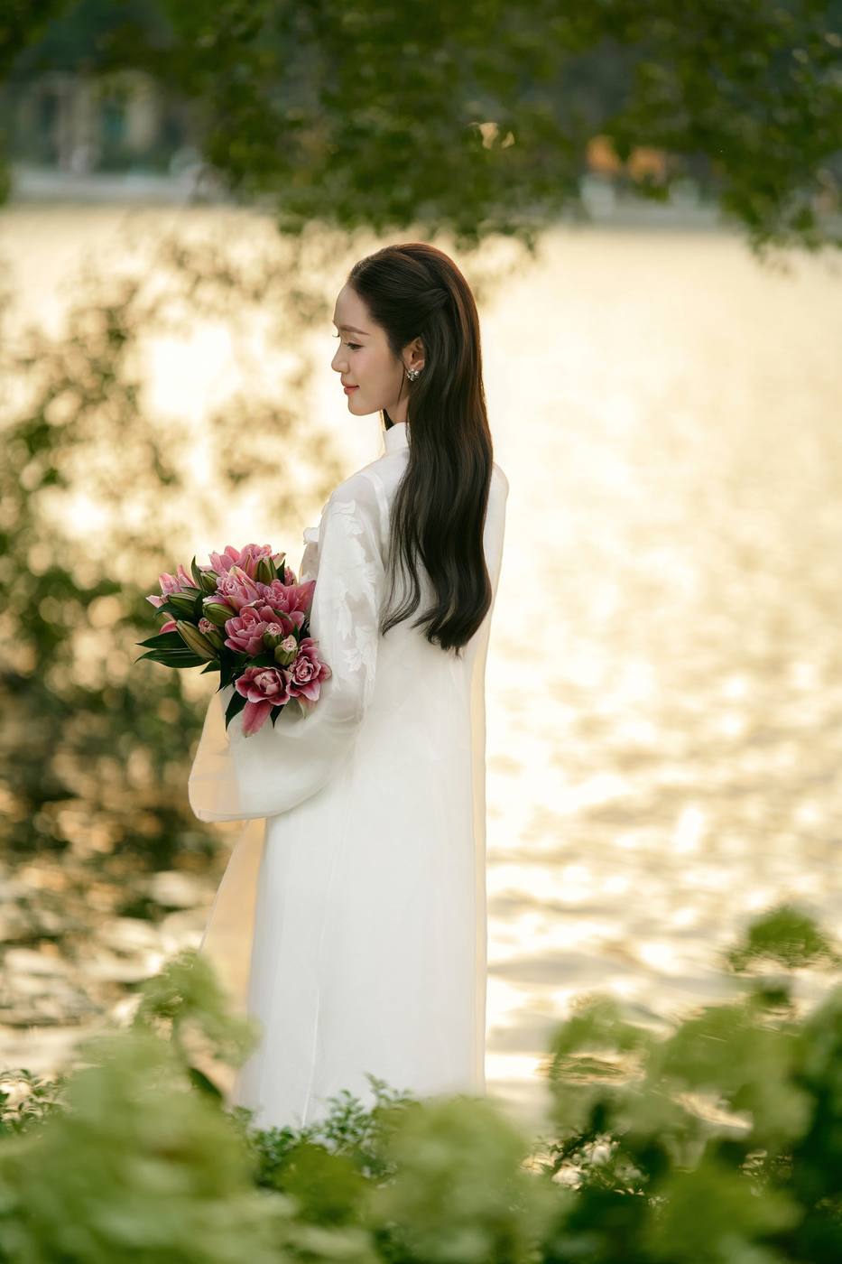 Lily & Linen — áo dài trắng ngoại cảnh — Duy Max Studio, trang 13