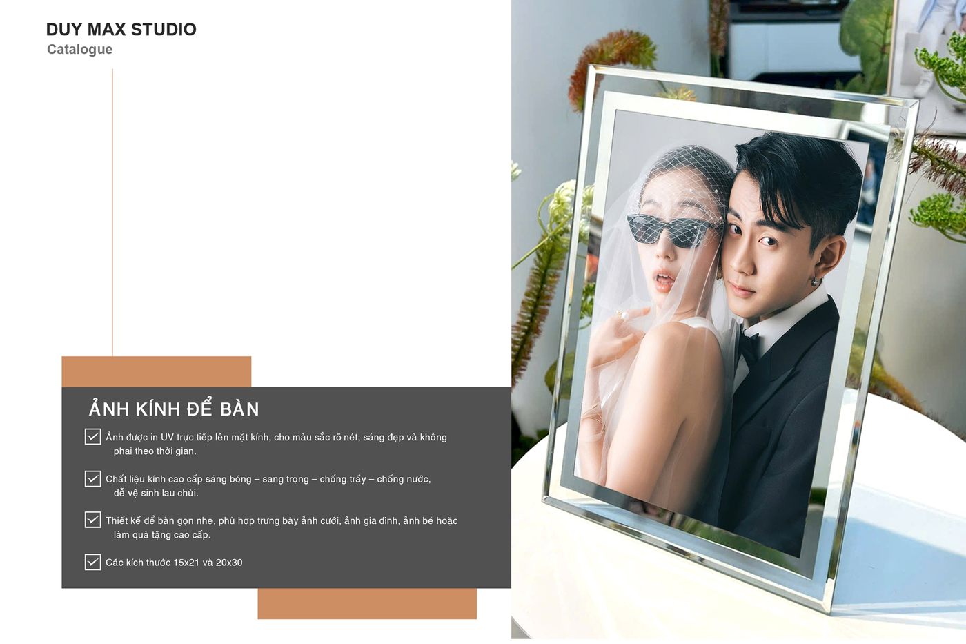 Ảnh kính để bàn in UV trực tiếp lên mặt kính, có chân đứng — Duy Max Studio
