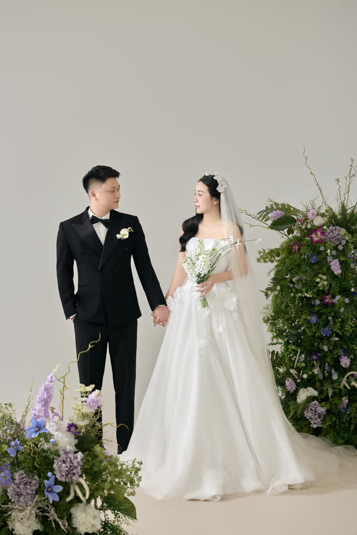 Phông xám hoa tươi — Duy Max Studio