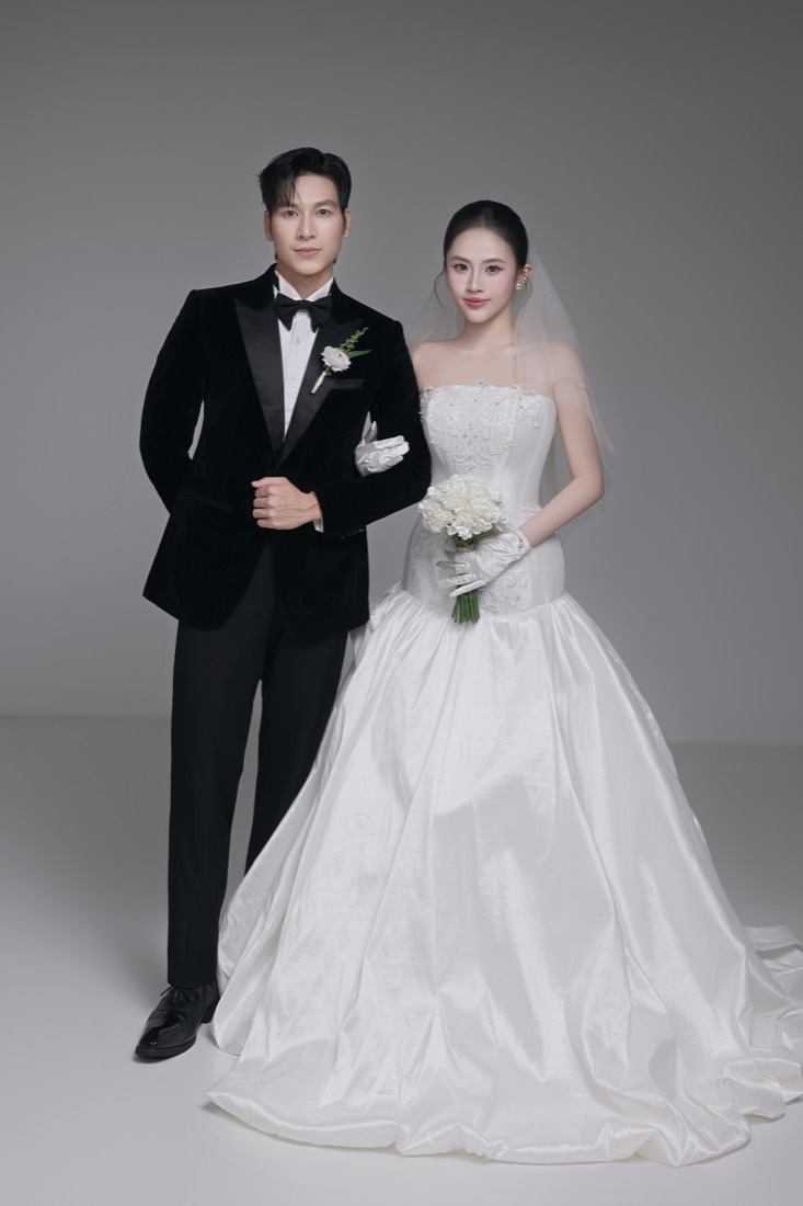 Lễ đường trắng xám — Duy Max Studio