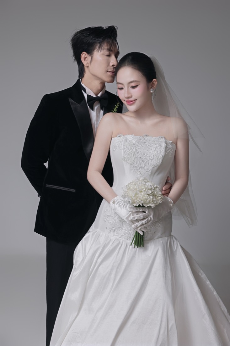 Lễ đường trắng xám — Duy Max Studio