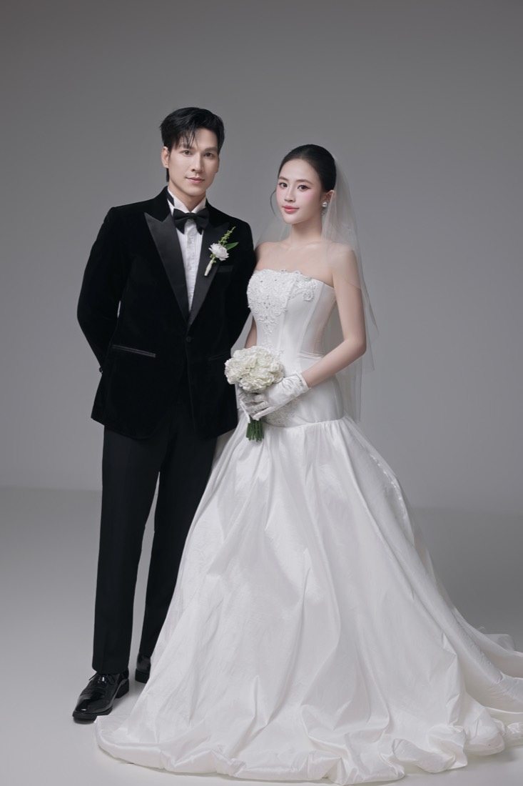 Lễ đường trắng xám — Duy Max Studio