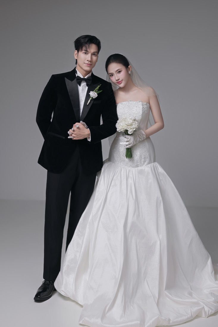 Lễ đường trắng xám — Duy Max Studio
