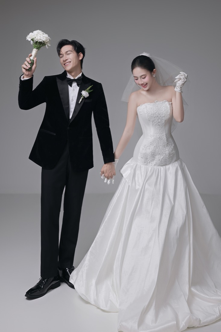 Lễ đường trắng xám — Duy Max Studio
