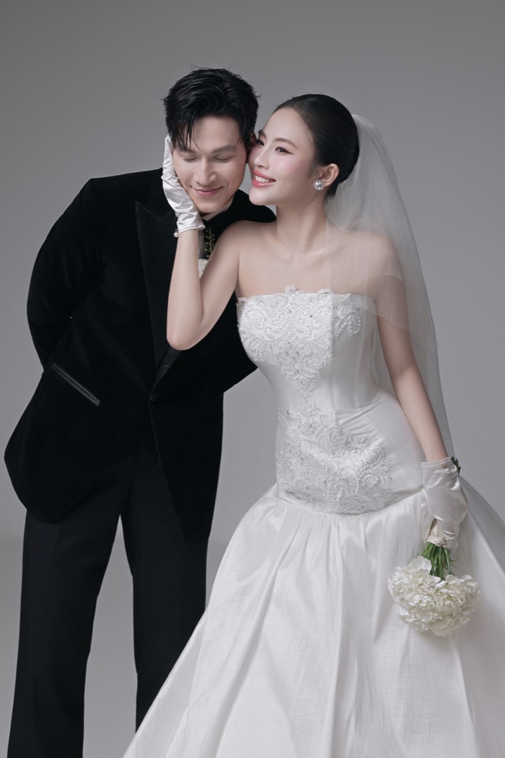 Lễ đường trắng xám — Duy Max Studio
