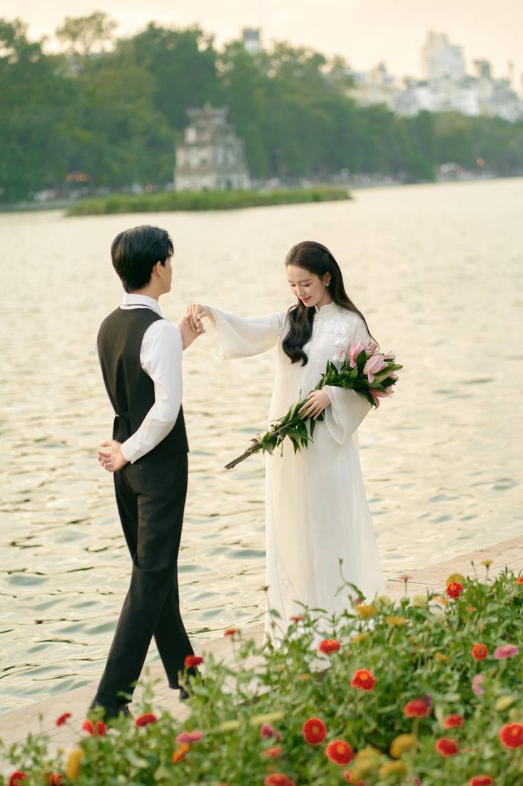 Hồ Gươm · áo dài trắng — Duy Max Studio