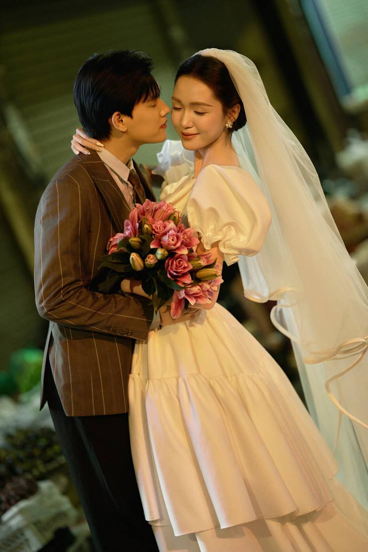 Phố cổ về đêm · chợ Đồng Xuân — Duy Max Studio