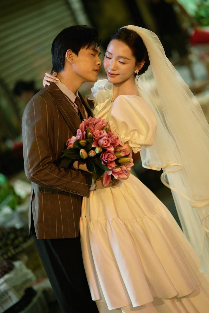 Phố cổ về đêm · chợ Đồng Xuân — Duy Max Studio