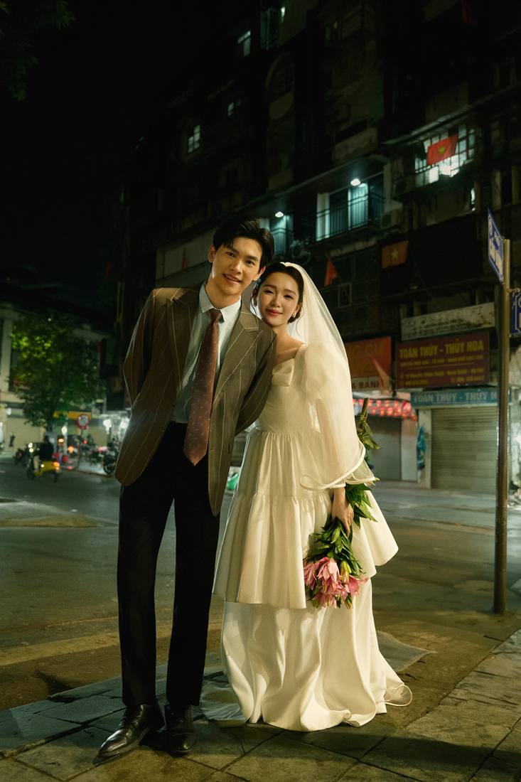 Phố cổ về đêm · chợ Đồng Xuân — Duy Max Studio