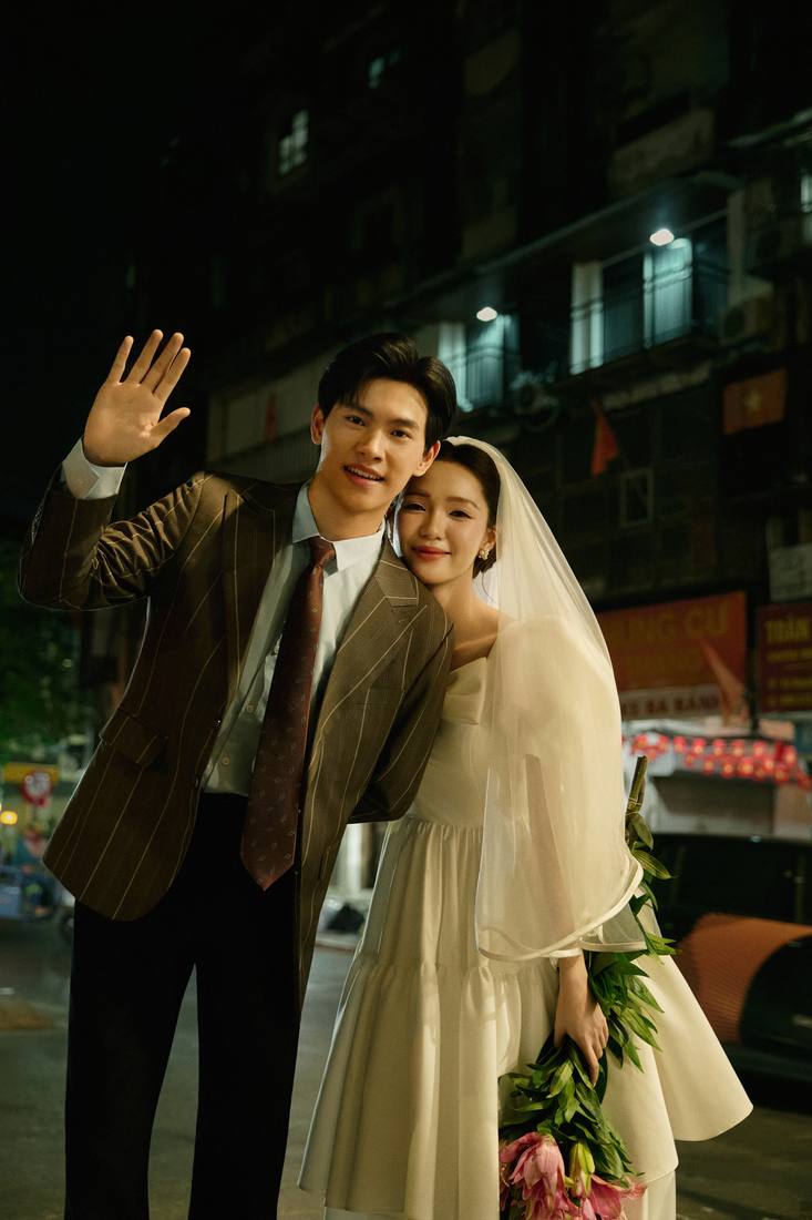 Phố cổ về đêm · chợ Đồng Xuân — Duy Max Studio