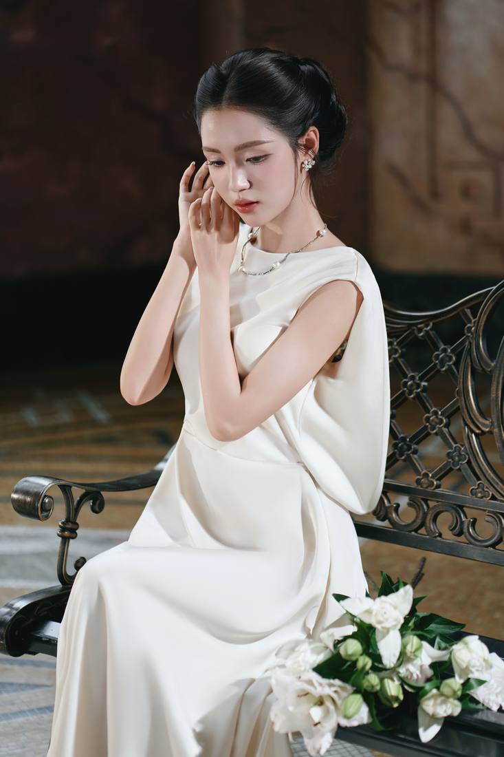 Biệt thự Pháp cổ · váy lụa — Duy Max Studio