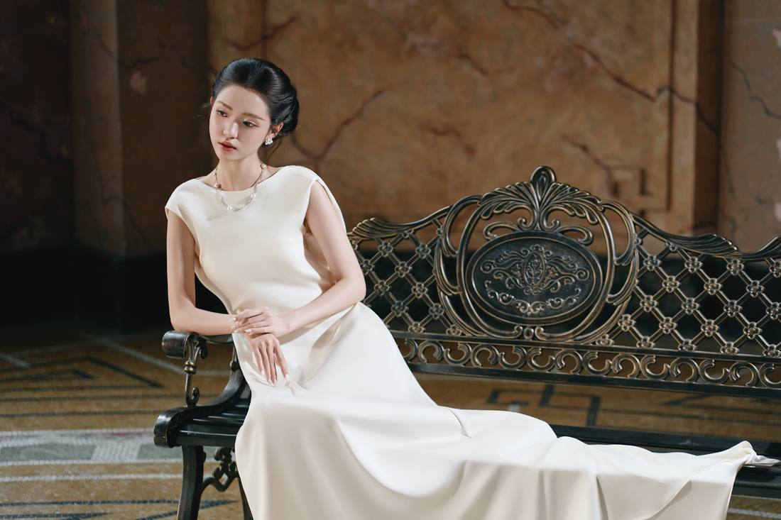 Biệt thự Pháp cổ · váy lụa — Duy Max Studio