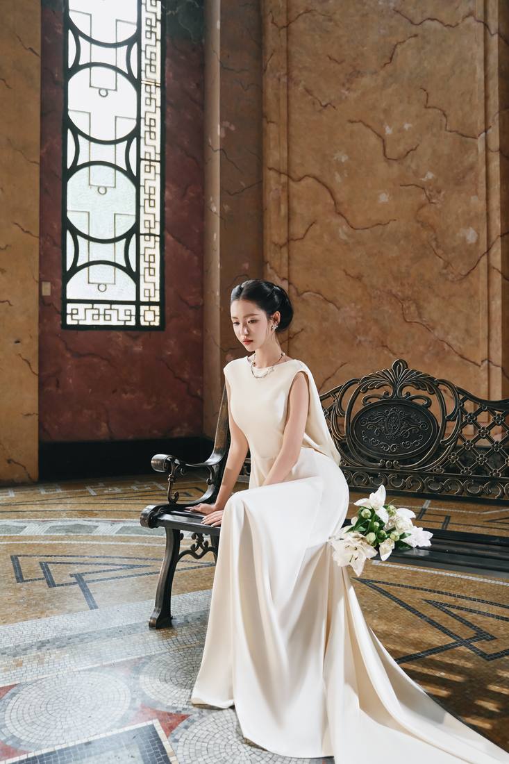 Biệt thự Pháp cổ · váy lụa — Duy Max Studio