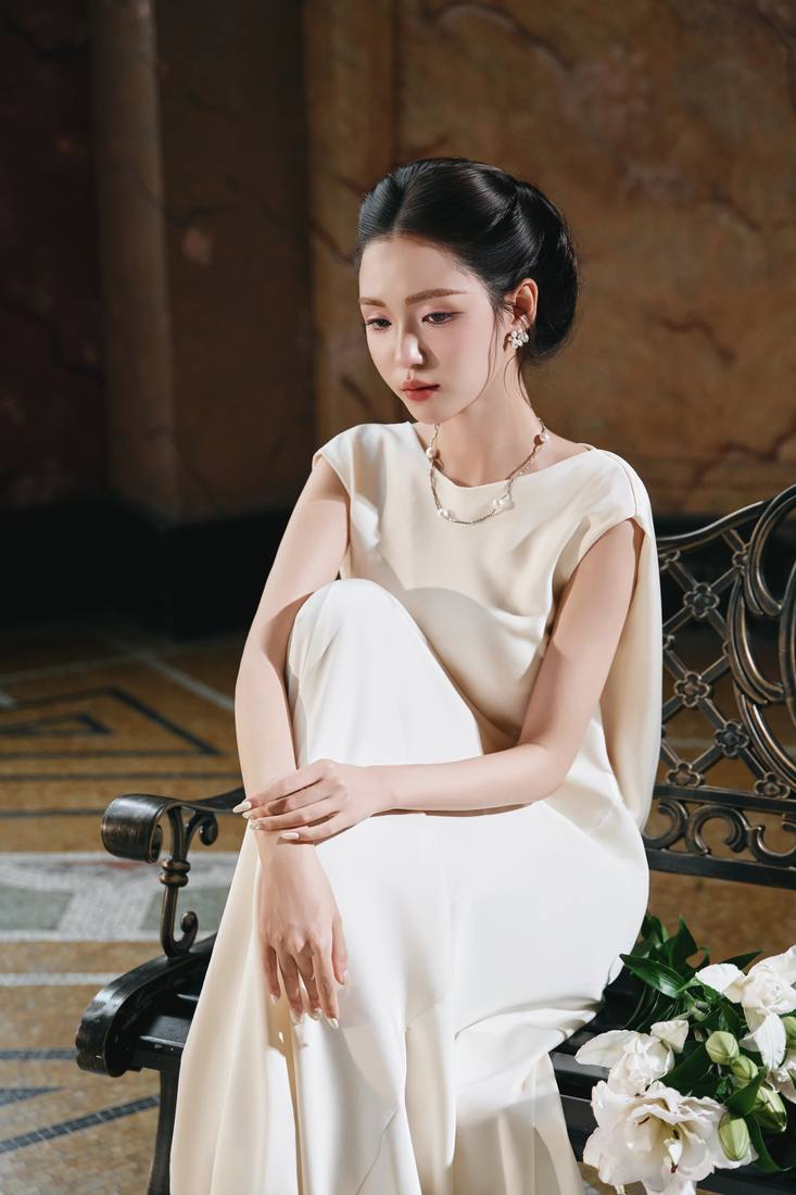 Biệt thự Pháp cổ · váy lụa — Duy Max Studio