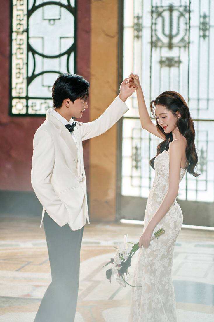 Cầu thang cổ · voan dài — Duy Max Studio
