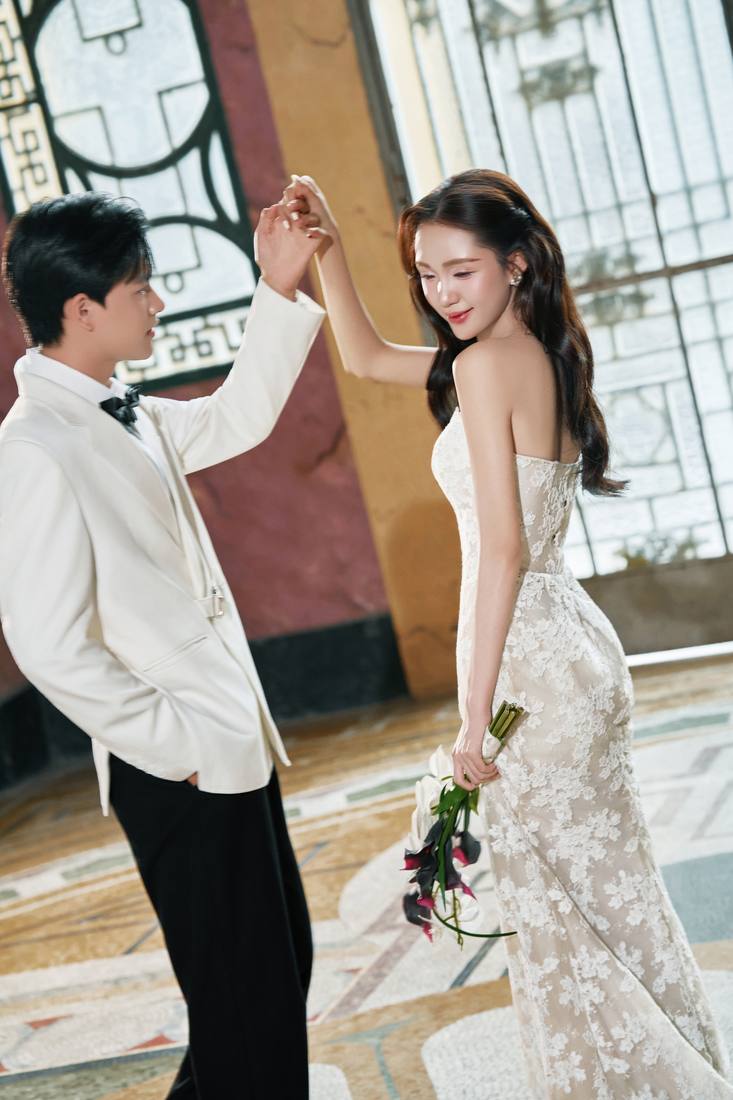 Cầu thang cổ · voan dài — Duy Max Studio