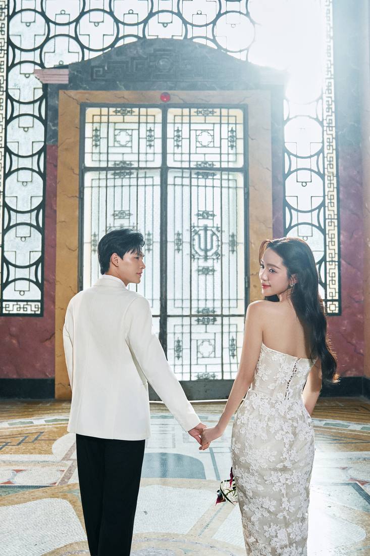 Cầu thang cổ · voan dài — Duy Max Studio