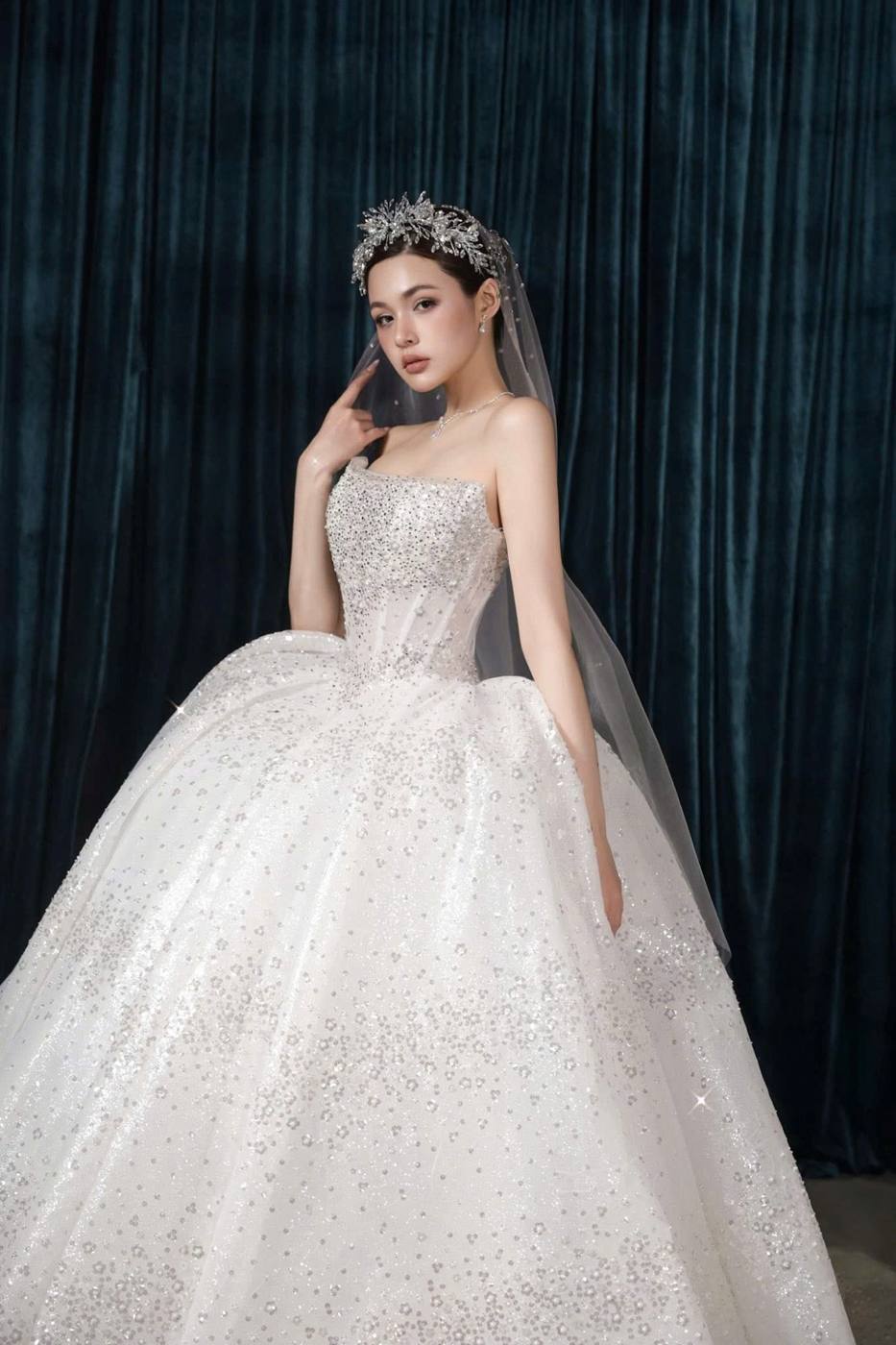 Crystal Crown — đính kết dày, vương miện pha lê — Duy Max Studio, trang 9