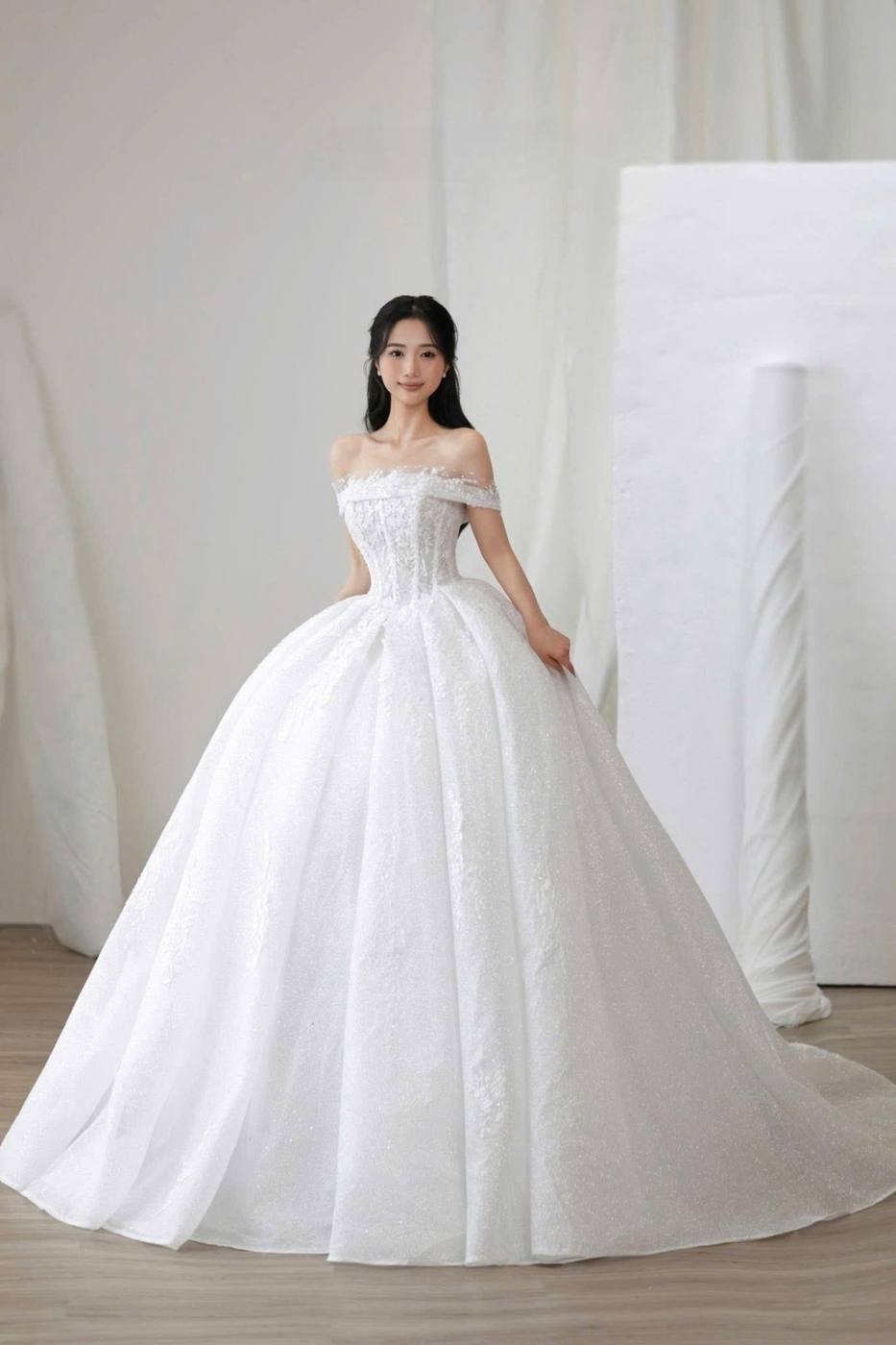 Stardust — trễ vai xoè bồng — Duy Max Studio, trang 5